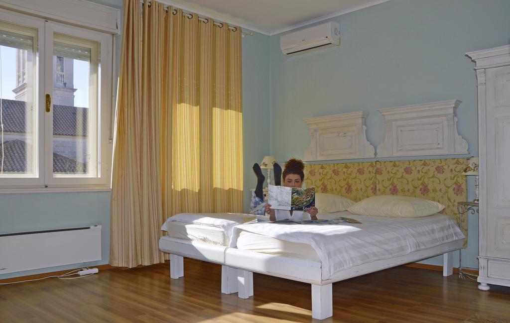 Shabby Chic Apartments Sibenik Bilik gambar